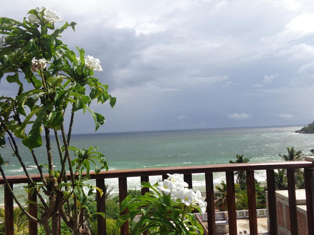 Hotel Silan Mo Mirissa Buitenkant foto