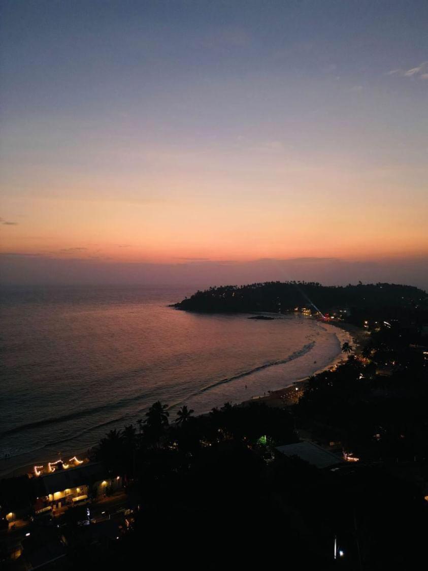 Hotel Silan Mo Mirissa Buitenkant foto