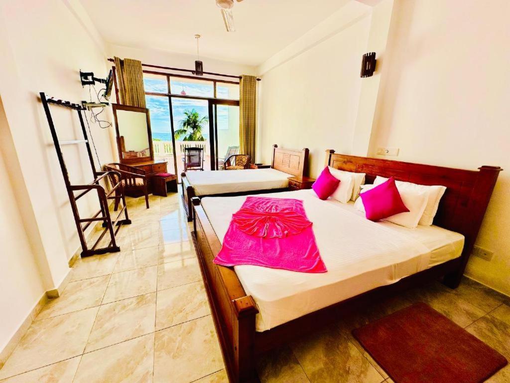 Hotel Silan Mo Mirissa Buitenkant foto