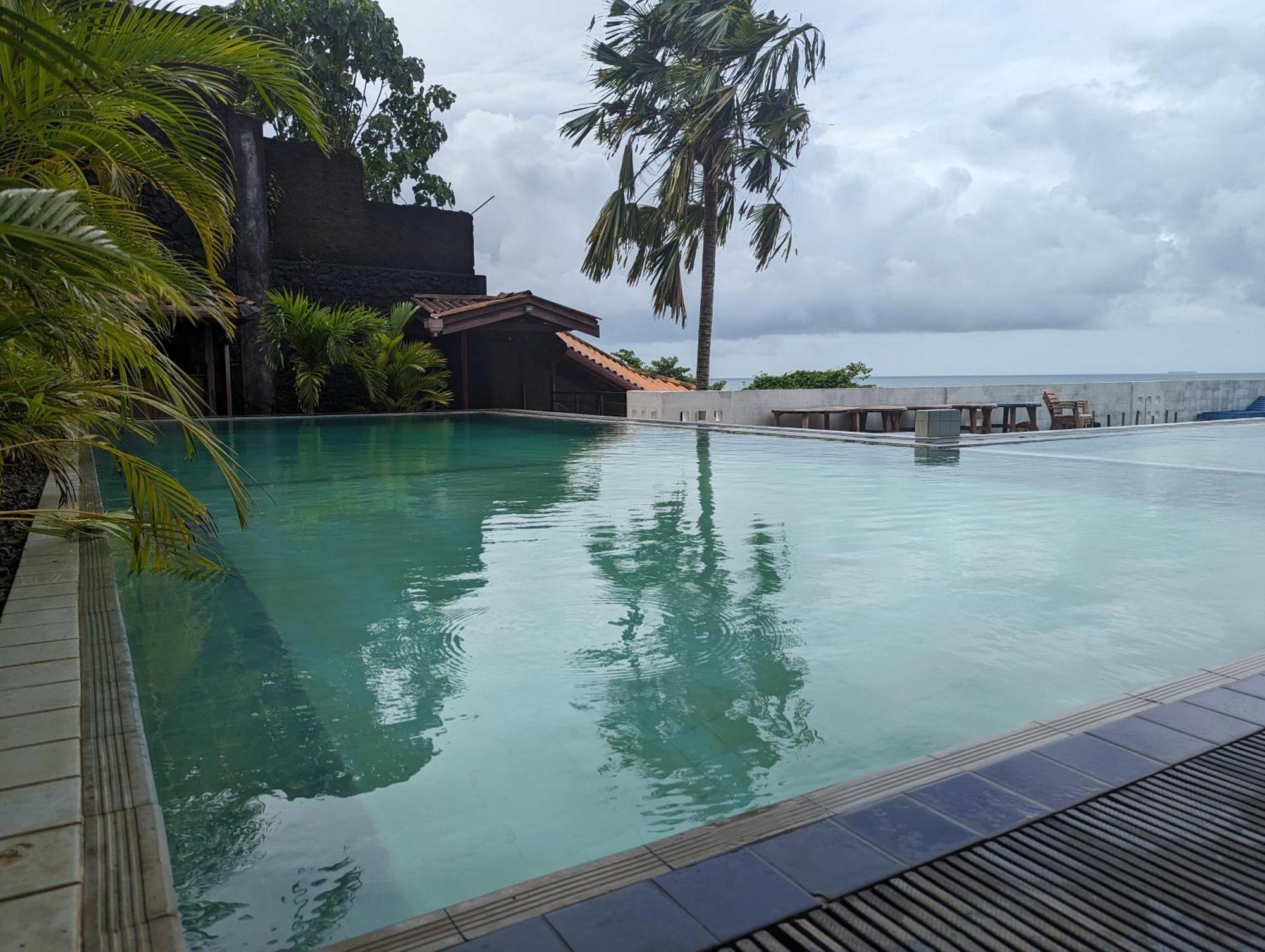 Hotel Silan Mo Mirissa Buitenkant foto