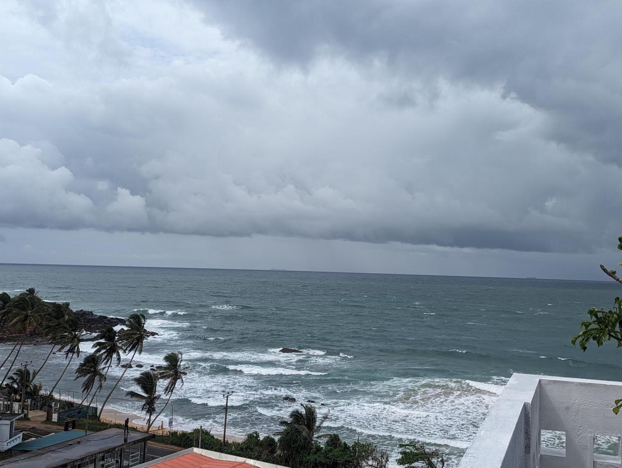 Hotel Silan Mo Mirissa Buitenkant foto