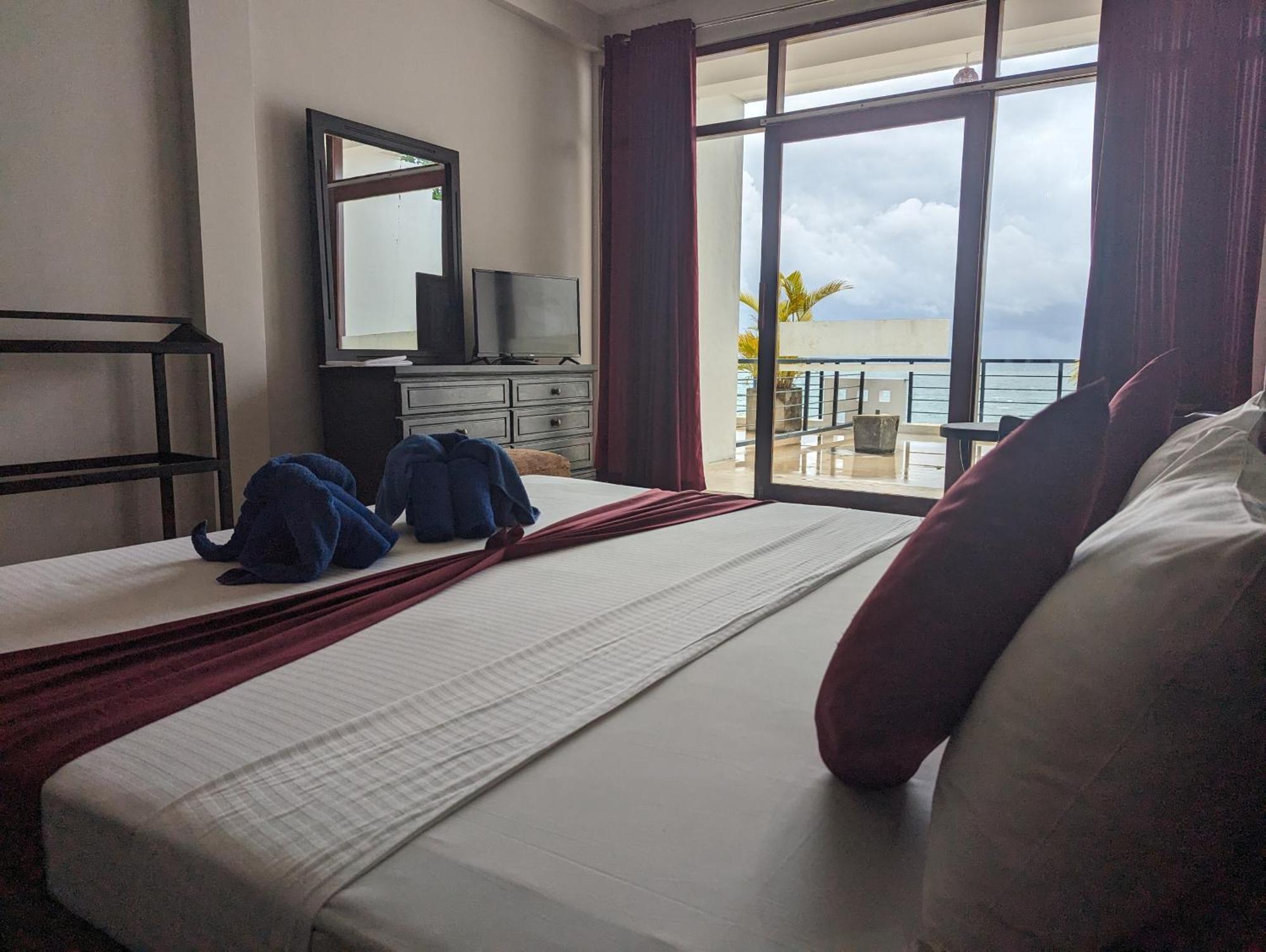 Hotel Silan Mo Mirissa Buitenkant foto