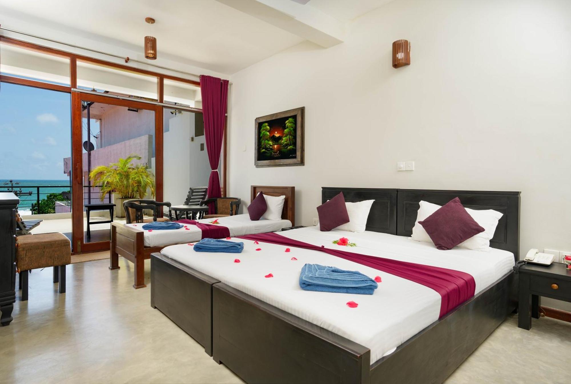 Hotel Silan Mo Mirissa Buitenkant foto