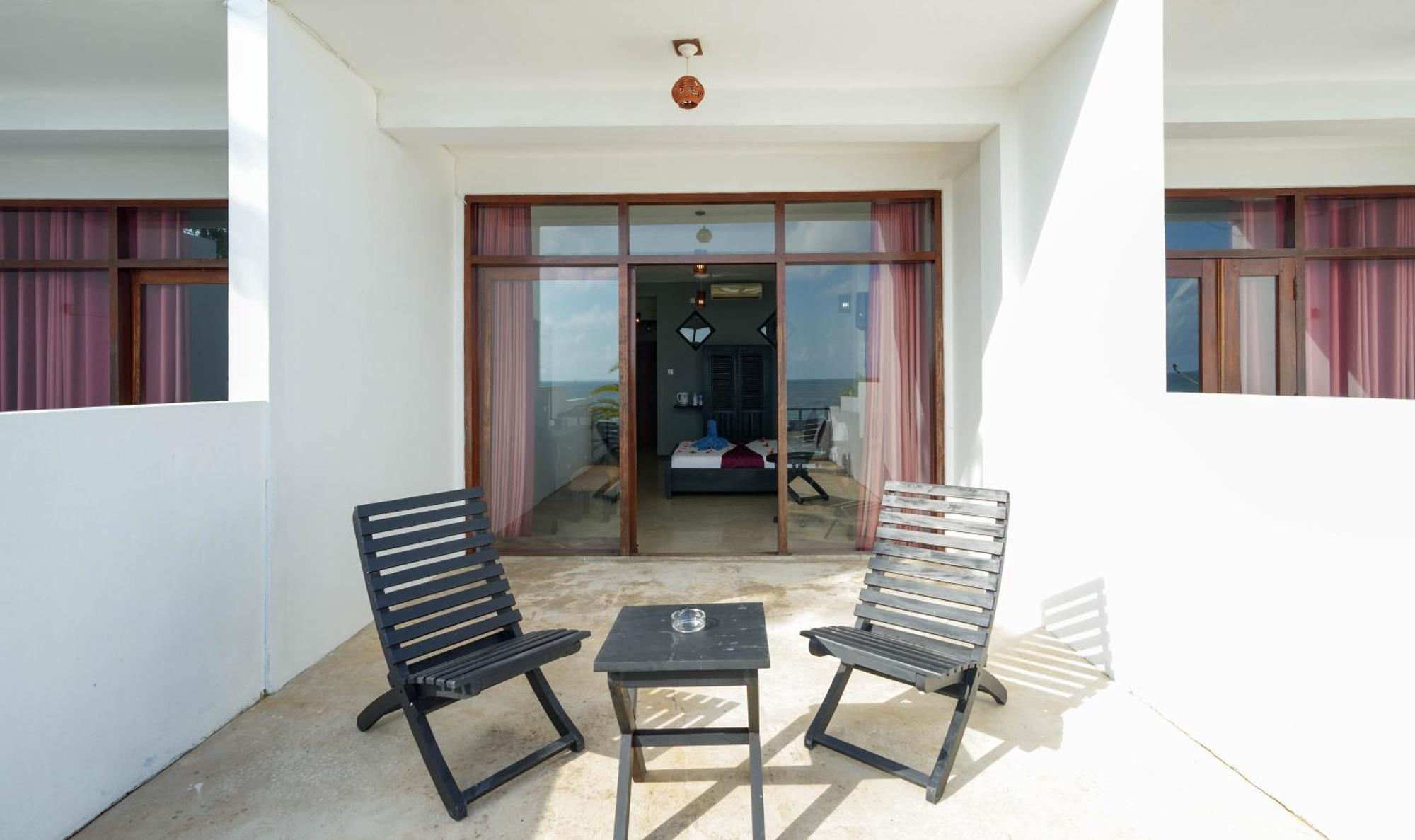 Hotel Silan Mo Mirissa Buitenkant foto