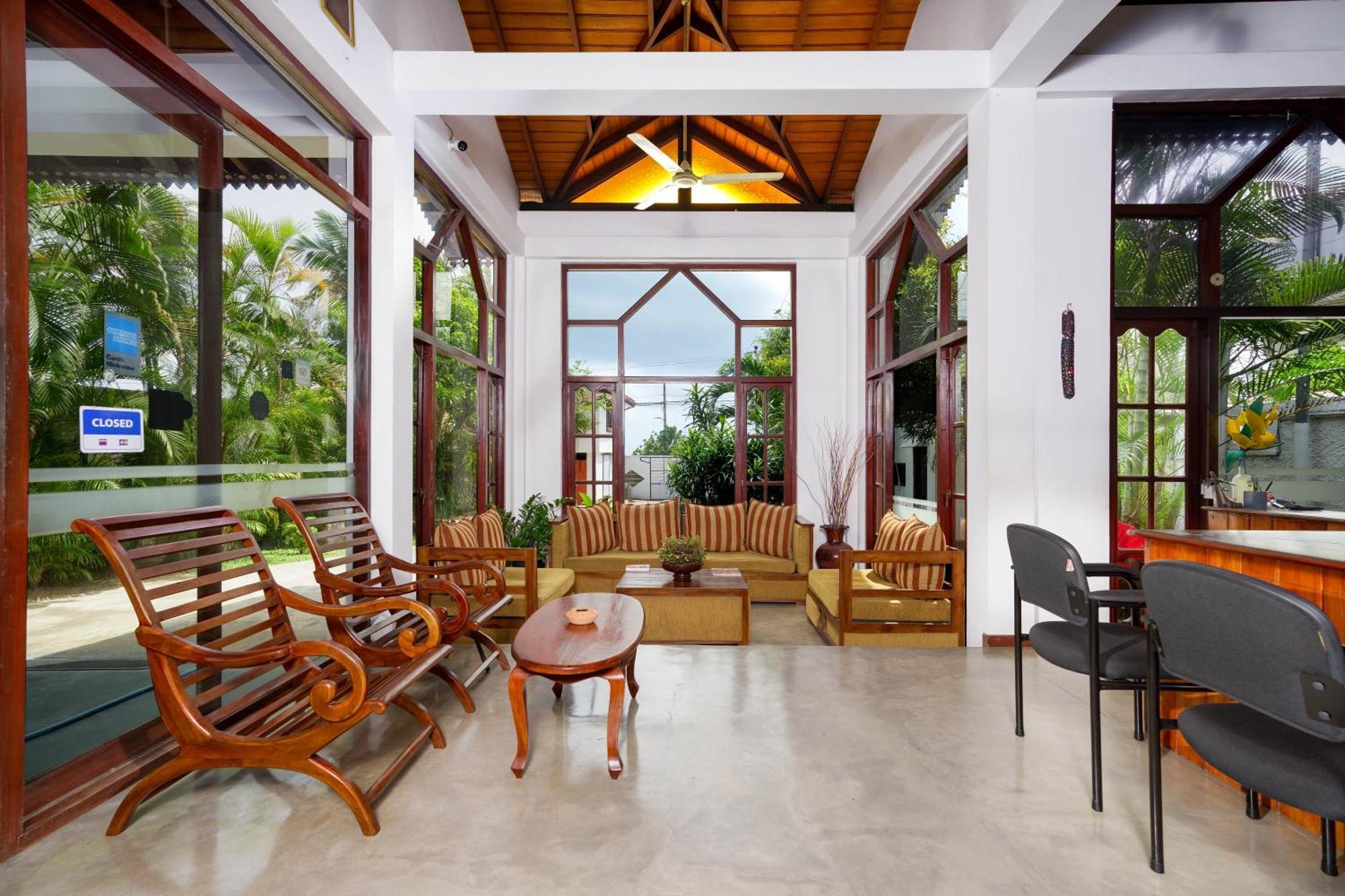 Hotel Silan Mo Mirissa Buitenkant foto