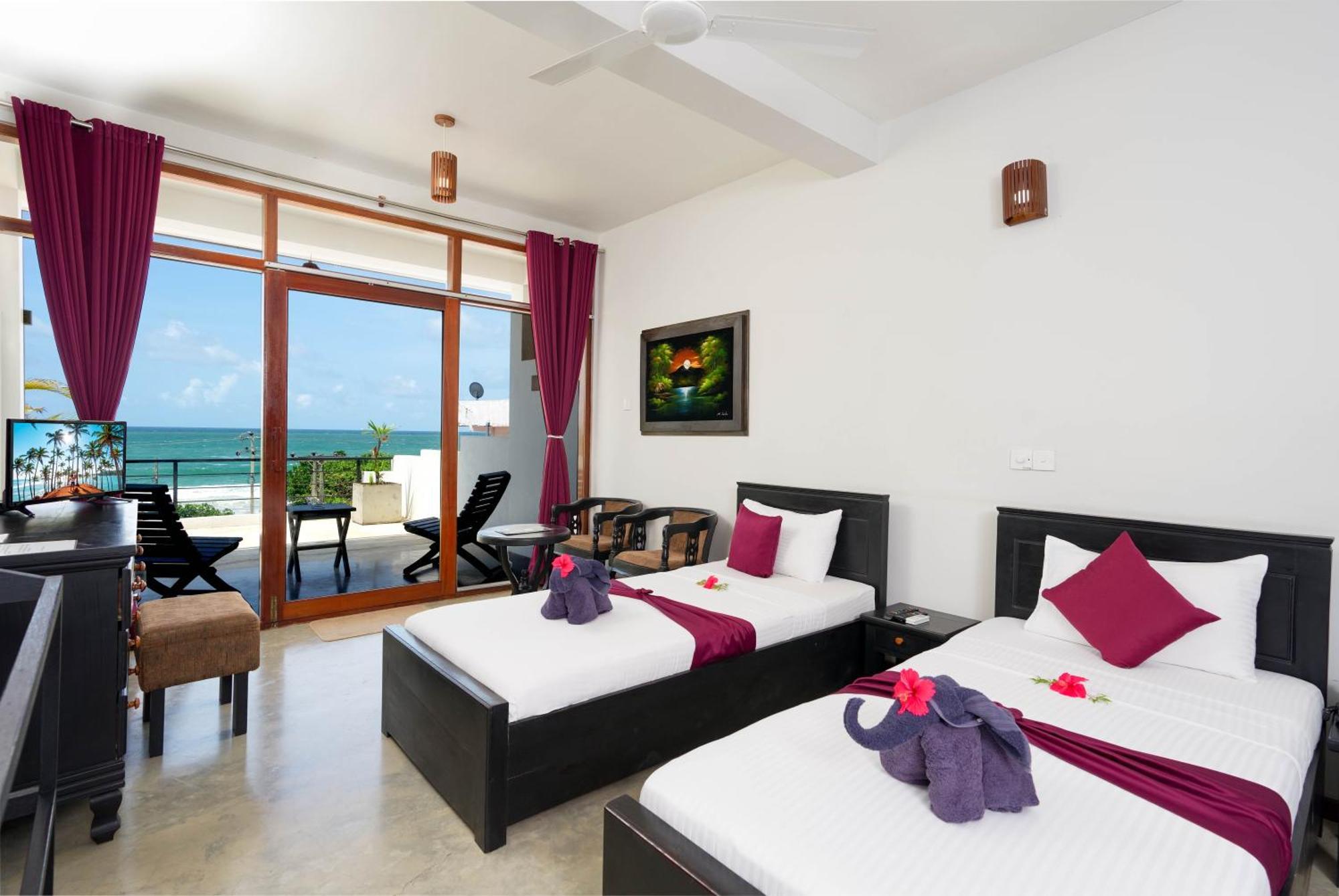 Hotel Silan Mo Mirissa Buitenkant foto