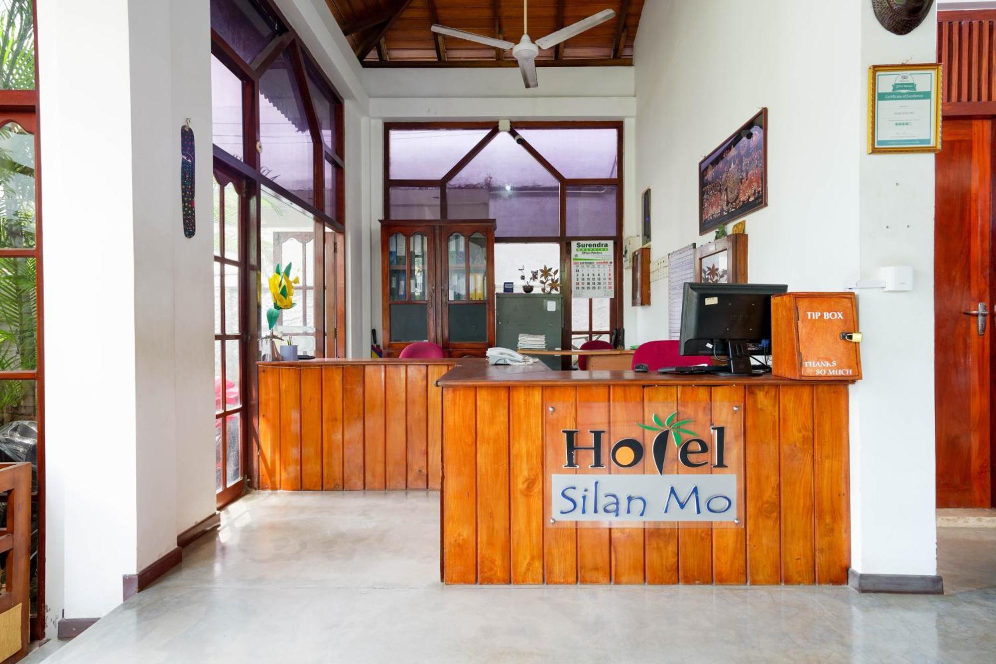 Hotel Silan Mo Mirissa Buitenkant foto