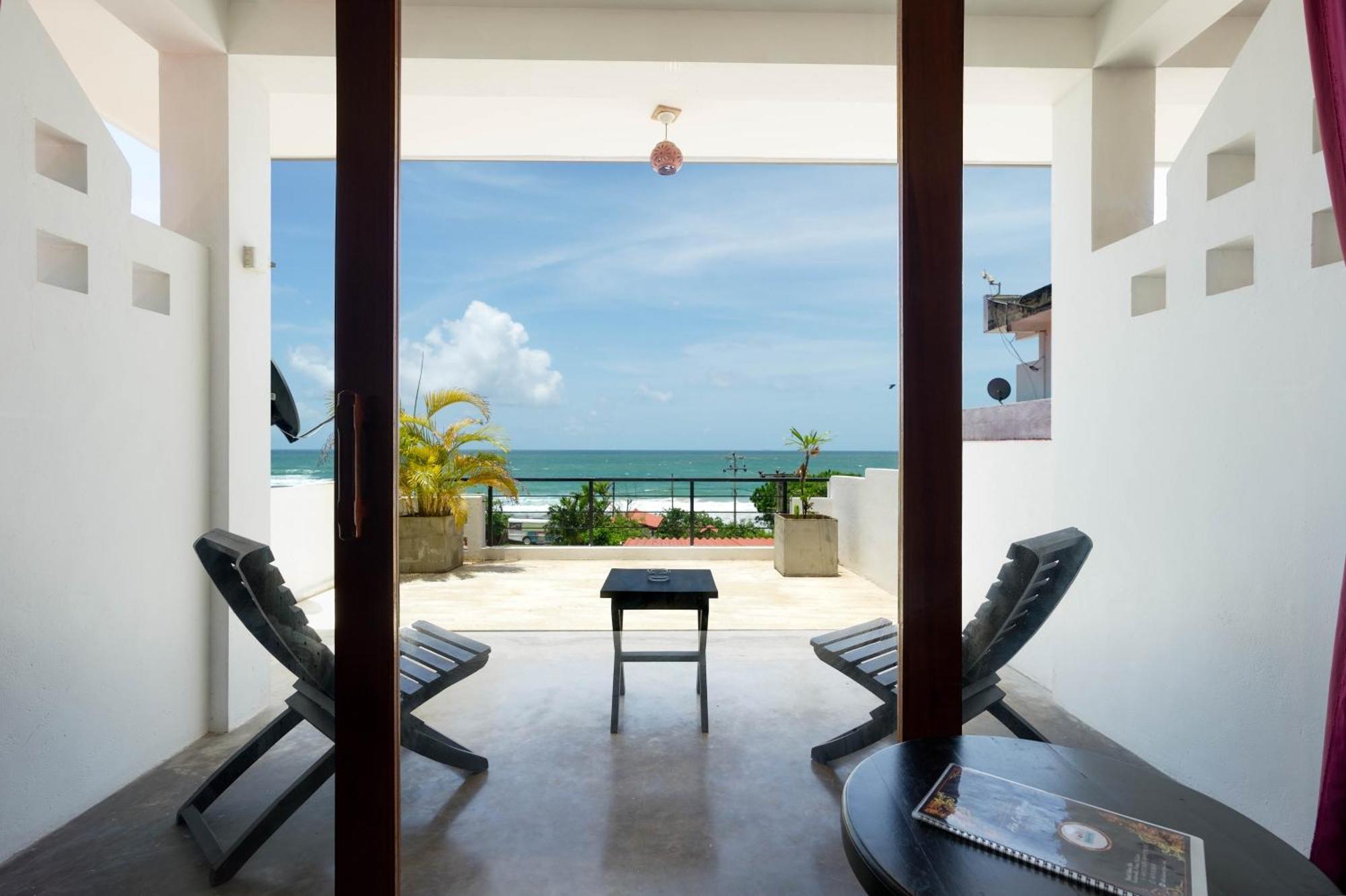 Hotel Silan Mo Mirissa Buitenkant foto