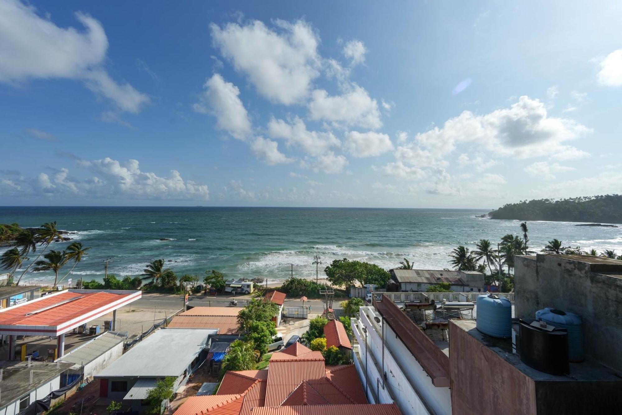 Hotel Silan Mo Mirissa Buitenkant foto