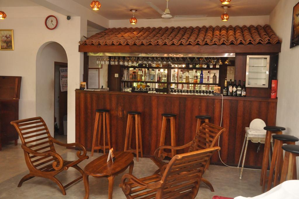 Hotel Silan Mo Mirissa Buitenkant foto