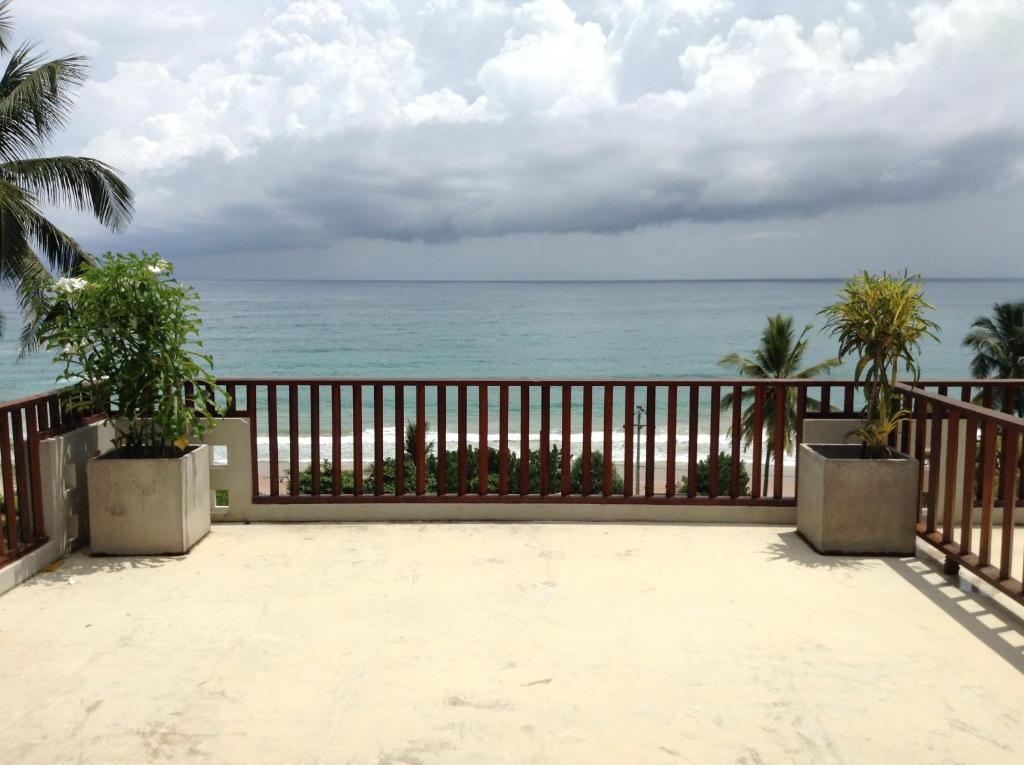 Hotel Silan Mo Mirissa Buitenkant foto