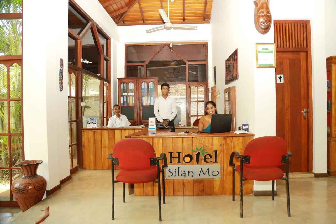 Hotel Silan Mo Mirissa Buitenkant foto